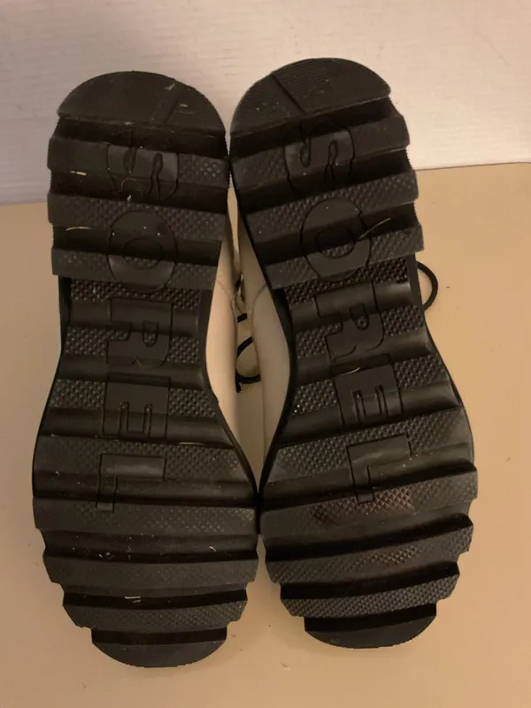 Sorel Women's off White leather Lace-Up Combat Boots with Black Laces 8 - Image 4