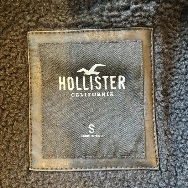 Hollister Women’s Black Faux Leather Motorcycle Jacket Size Small. - Image 3