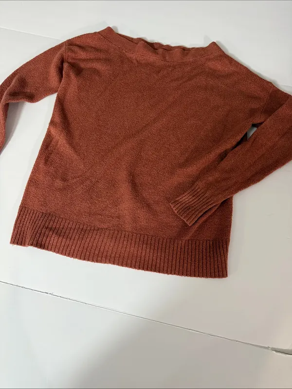 Buckle Black Women's Boat Neck Sweater in Rust - Image 3
