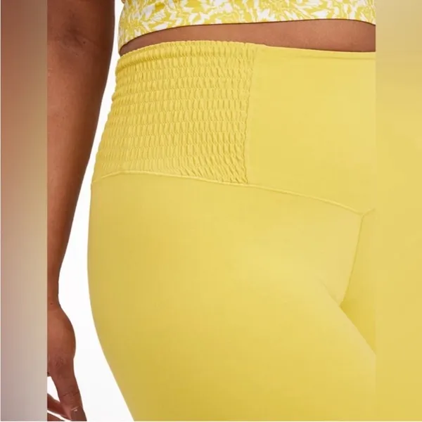 OFFLINE By Aerie Real Me Smocked Legging Size xs - Image 3
