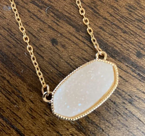 Simple stone dainty necklace - white sparkly druzy - Image 2