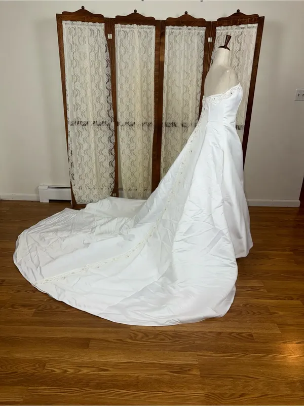 Beautiful Vintage 90s Mary’s Bridal Strapless Wedding Gown - Image 4
