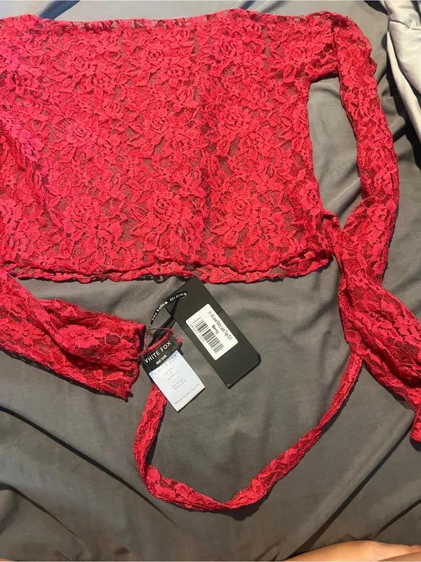 NWT white fox it’s a love story lace top in berry OS - Image 13