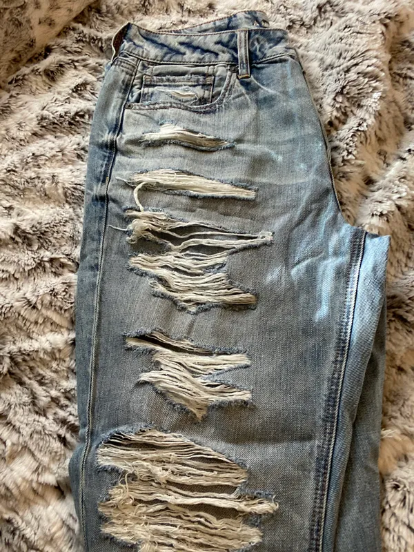 American Eagle Tom Girl Jeans - Image 3