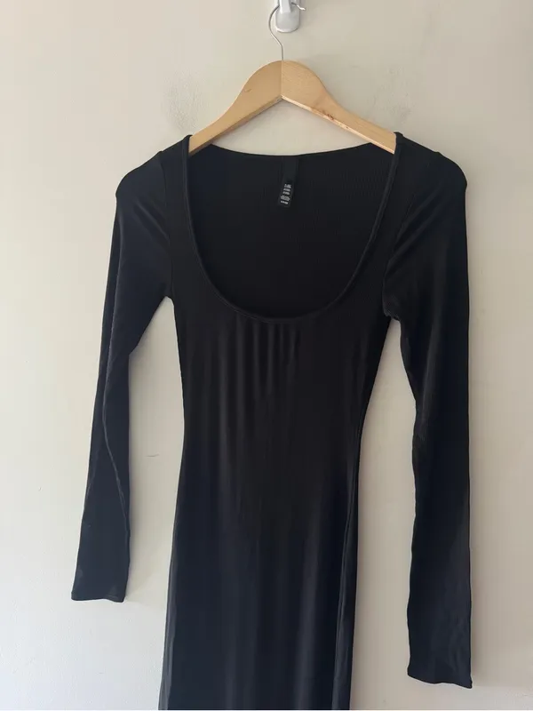 SKIMS Soft Lounge Long Sleeve Ribbed Maxi Dress Black‎ Onyx - Image 8