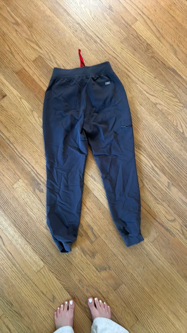 FIGS Scrub Pants Jogger - Image 4