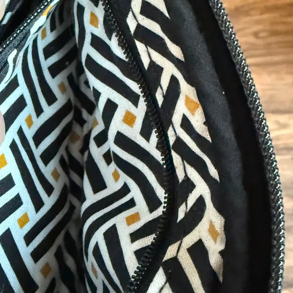 Vera Bradley Black Quilted Wristlet Silver Hardware - Image 8