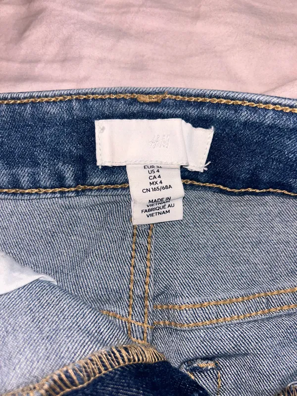 Jean Shorts Size 4 - Image 3