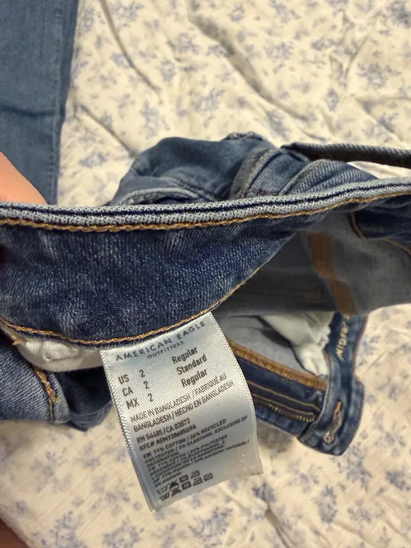 American Eagle Jeans - Image 3
