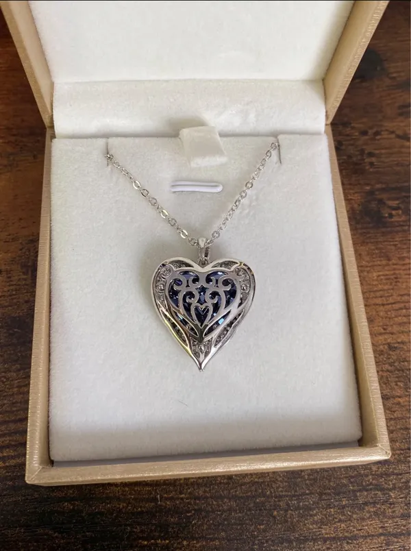 Angel Wing Heart Necklace - Image 2