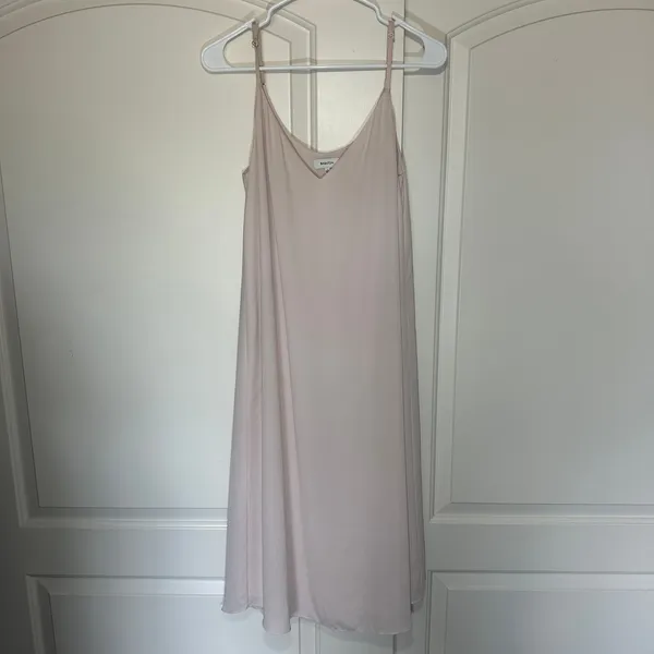 Aritzia Babaton Templeton Slip Dress Small‎ Baby Pink Midi V Neck Minimalist - Image 5