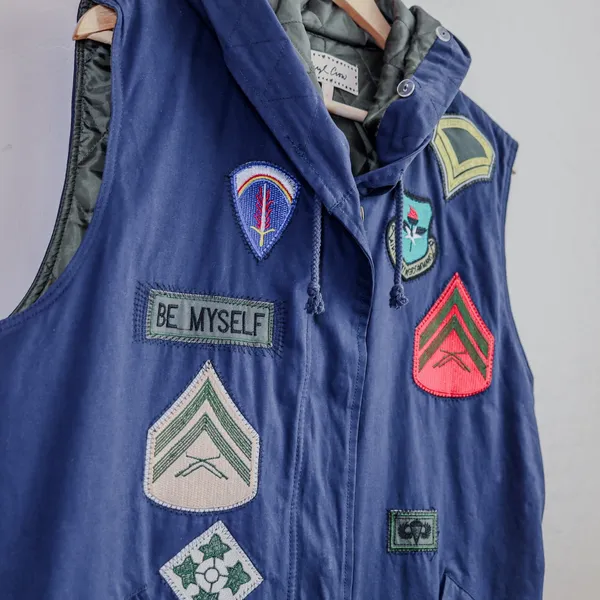 Sheryl Crow Military Patch Utility Vest Women's L Blue Quilted Lining Hooded‎ - Image 2