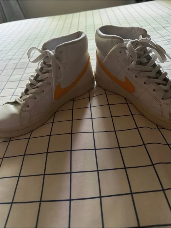 Limited Edition Nike 50th Anniversary Dunk SE - Image 3