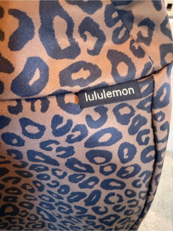 Lululemon Large Slouchy Sling Bag 13L Metal Hardware leopard print NWT - Image 14