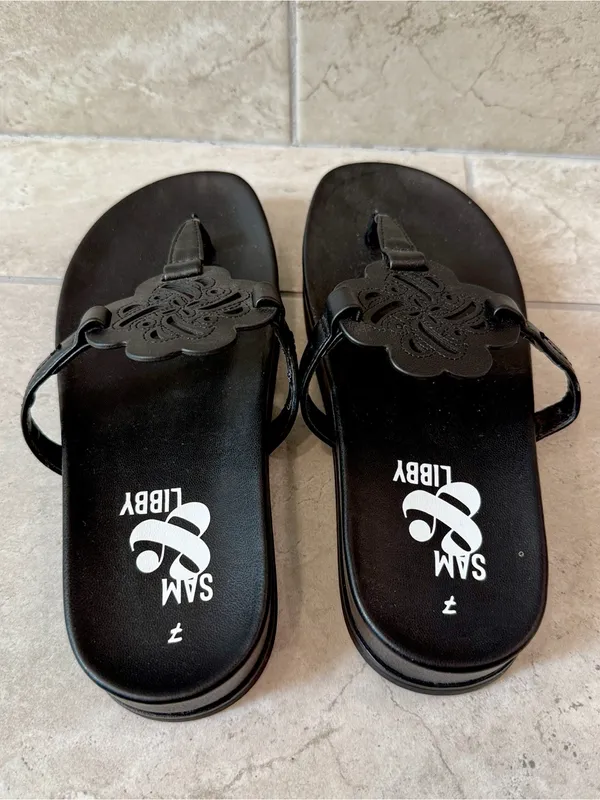 Sam & Libby flower Thong sandal size 7 - Image 2