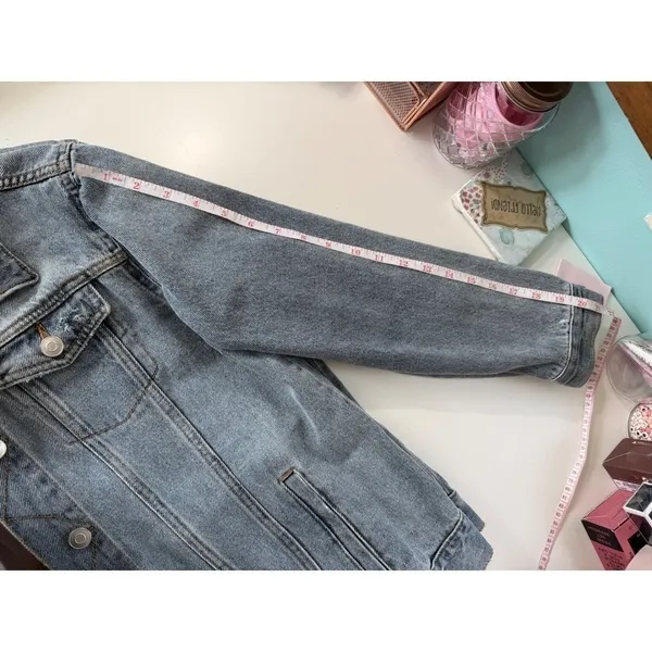 Time and Tru Womens Size Small 4‎ 6 Light Wash Distressed Blue Denim Jean Jacket - Image 8