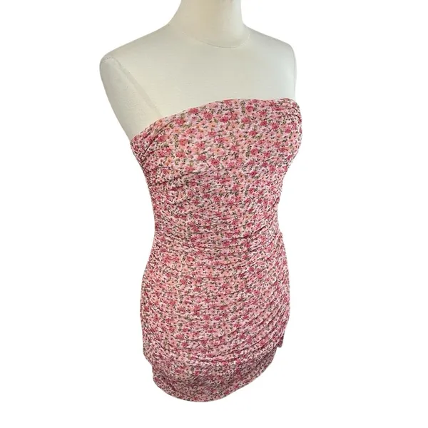 🌟SALE🌟MISCREANTS‎ x REVOLVE Cupid Ruched Mini Dress in Dusty Rose Ditsy Floral - Image 4