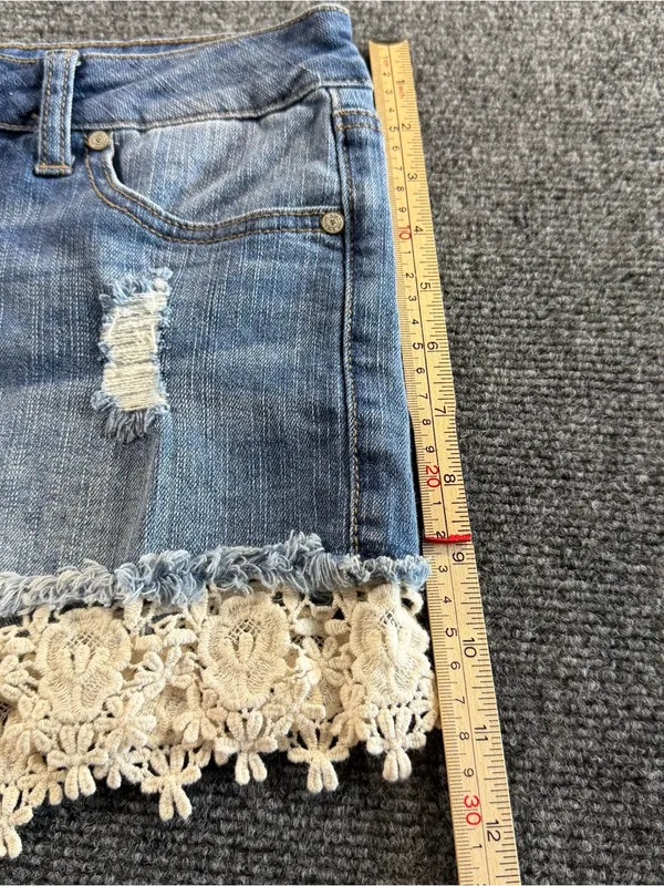 Altar'd State Women’s Cutoff White Lace Fringe Distressed Boho Jean Shorts Sz 27 - Image 11