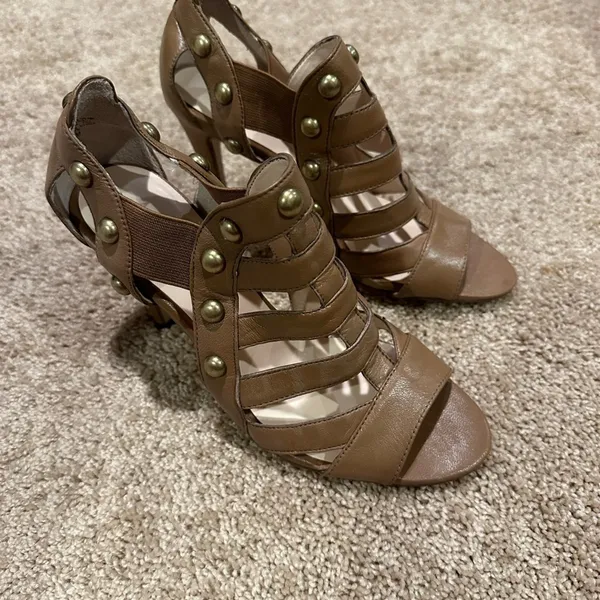 Boutique 9‎ Leather Studded Heels Size 6 - Image 5