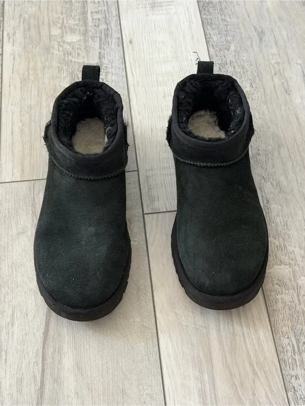UGG Classic Ultra Mini Black Neutral Gorpcore Sheep Skin Bootie women’s 9 - Image 3