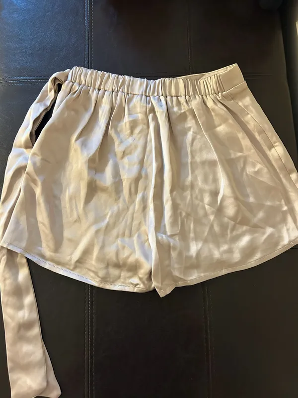 Cute silk skirt/shorts Tan - Image 3