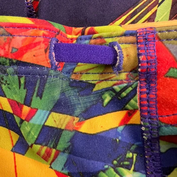 Athleta Kaleidoscope Sonar Capri Compression Leggings Colorful Abstract Size M - Image 6