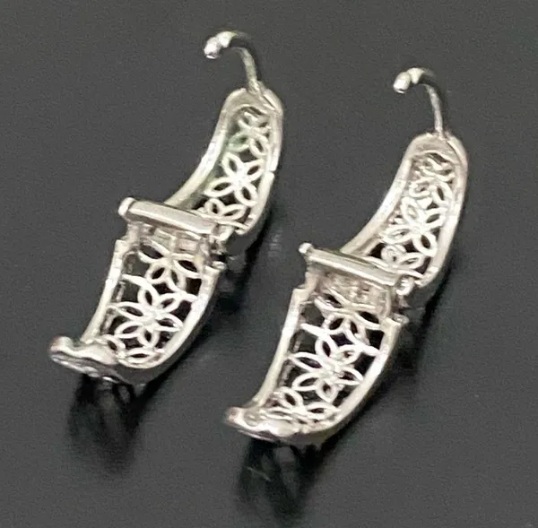 925 Signed Sterling Silver Flower Filigree Huggie Mini Hoop Earrings 3g. - Image 6
