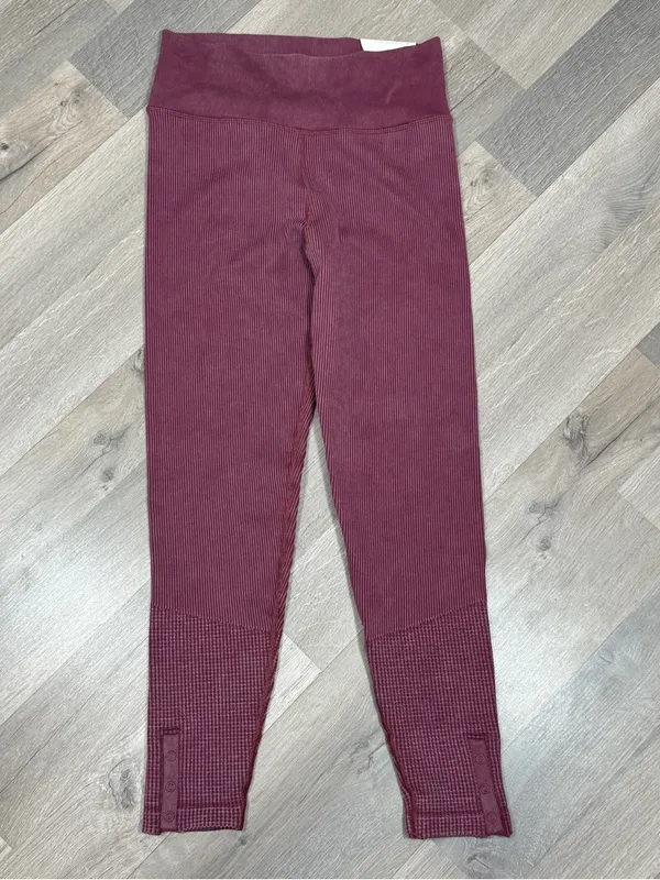 Aerie Offline Main Squeeze Ribbed Waffle Snap Ankle Hi Rise Leggings‎ Maroon M - Image 3