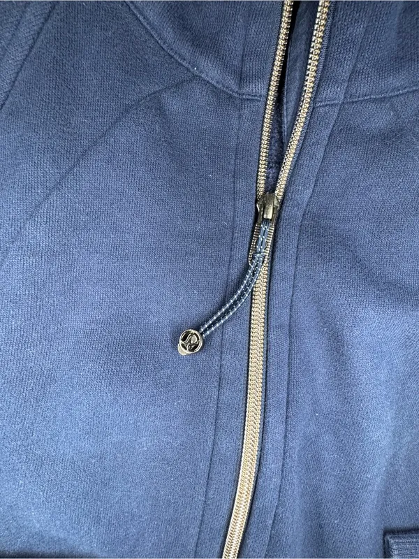 Lululemon Scuba Hoodie IV Size 6 - Image 2