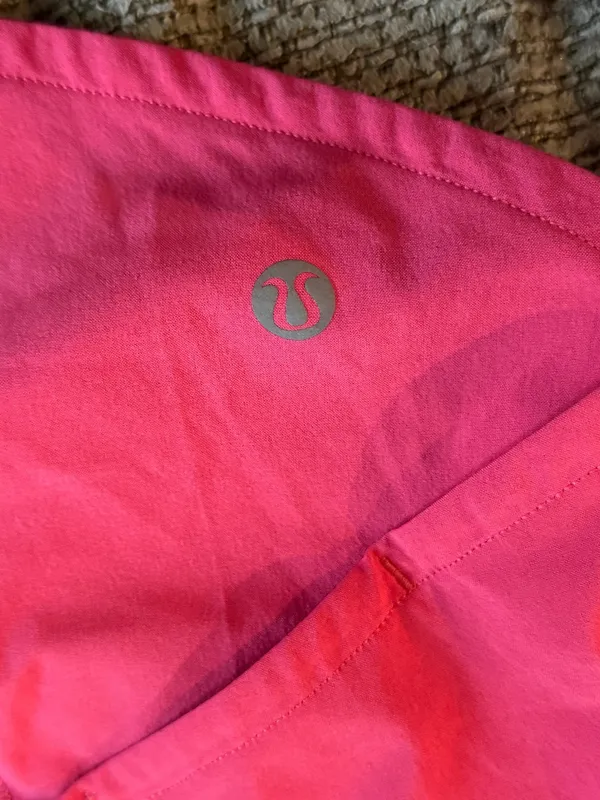 Lululemon Shorts 2.5" Hotty Hot - Image 3