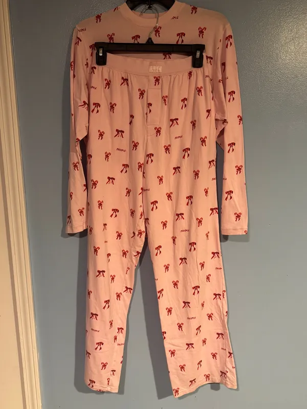 SKIMS Candy Cane Bow Pajama Set - Image 3
