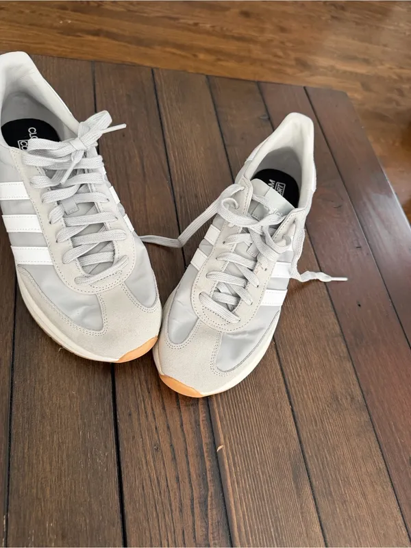 Title: adidas Women’s Run 70s 2.0 Sneakers Size 11 Light Gray Athletic Shoes - Image 10