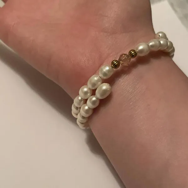 Beautiful NWOT - Gold Tone Faux Pearl Bead Spiral Bangle Bracelet - Image 8