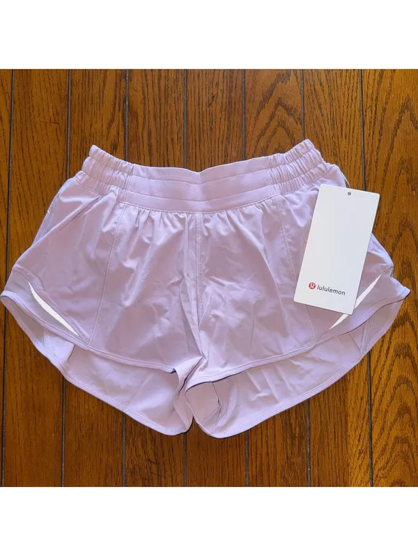 Lululemon Hotty Hot Short Low Rise 2.5” Lilac Play Size 4 NWT - Image 2
