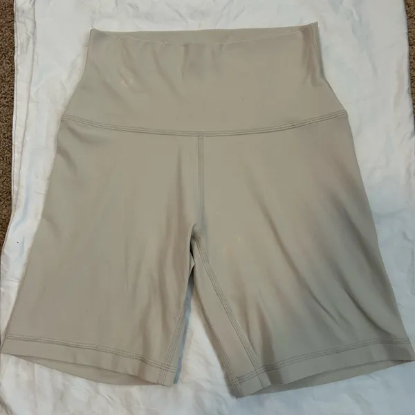 Aritzia Golden LIFE New Cheeky Hi-Rise 7" Short - Image 5