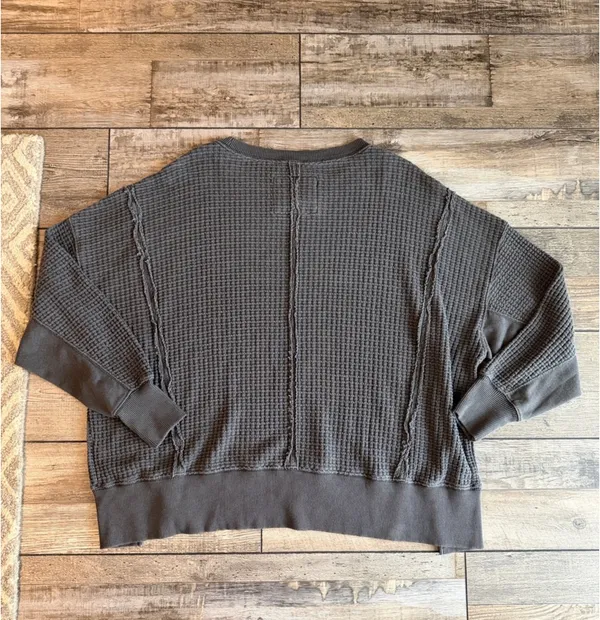American Eagle Sweatshirt - Image 2