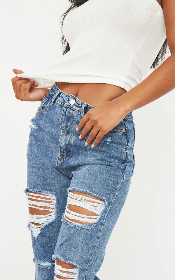 PRETTYLITTLETHING Mid Blue Ripped Mom Jeans - Image 4