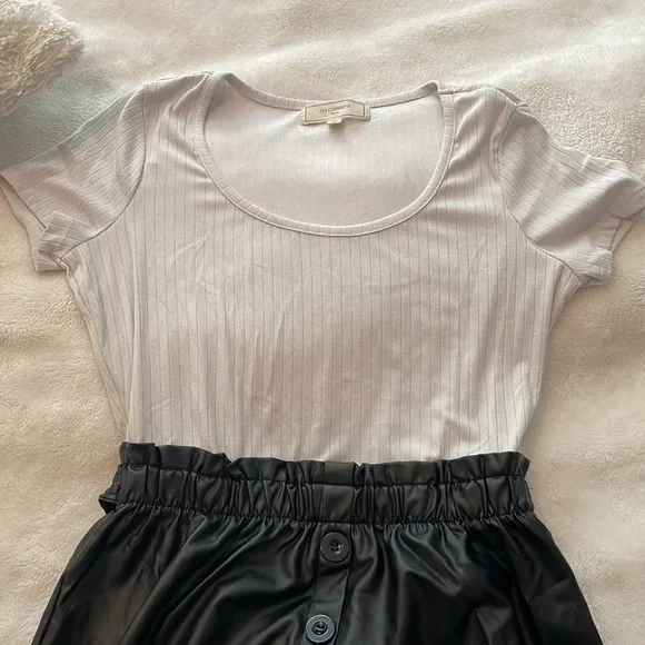 No Comment dress with black button skirt Size Small - Image 7