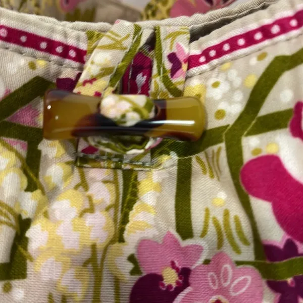 Vera Bradley Toggle Tote(make me blush print) - Image 10