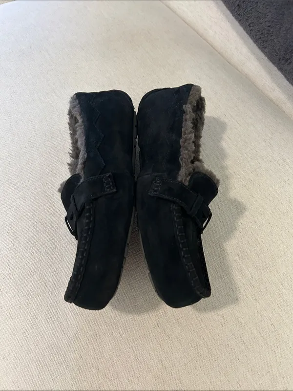 UGG Willow Slipper - Women's, Black, Size 12, NWOT Display pair - Image 4