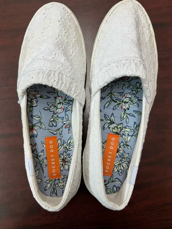 Rocket Dog White Slip On Shoes Size 9 - Image 6