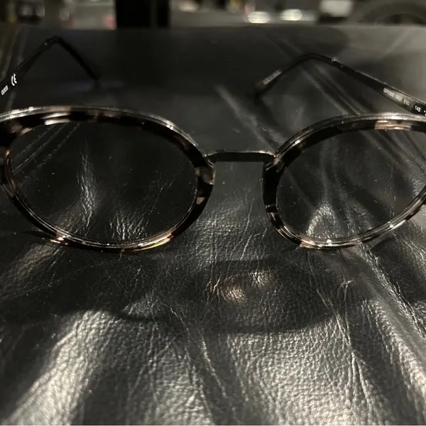 Guess Black Frame Glasses mirror lens - Image 8