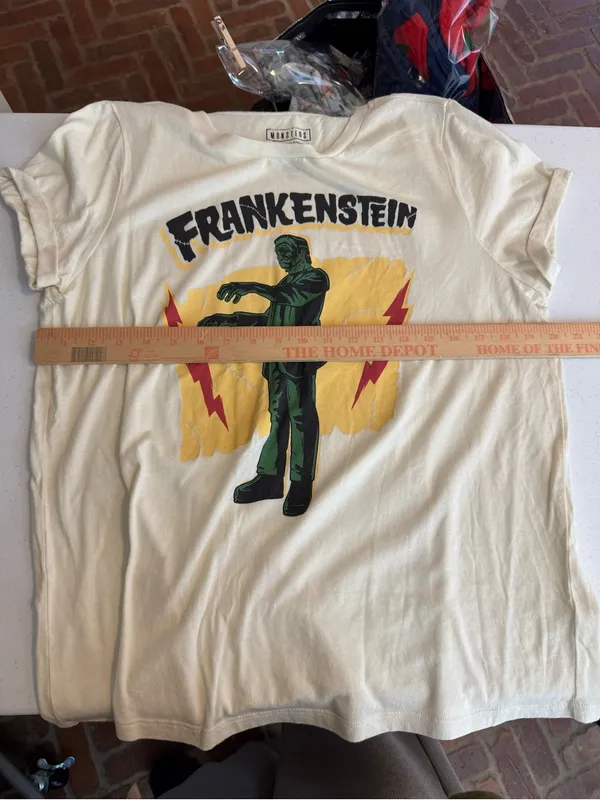 Torrid universal studios monsters Frankenstein Graphic Tee size 00 medium/large - Image 4