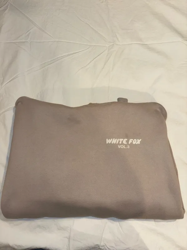 White Fox Boutique Hoodie S/M Beige - Image 3