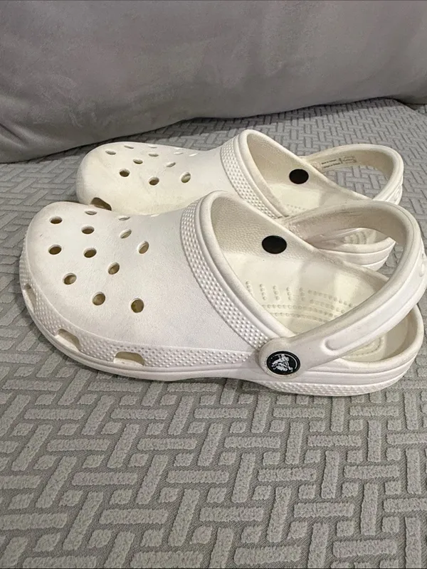 Crocs White Unisex J 4 Women’s 6 Classic Clogs boys women’s men - Image 4