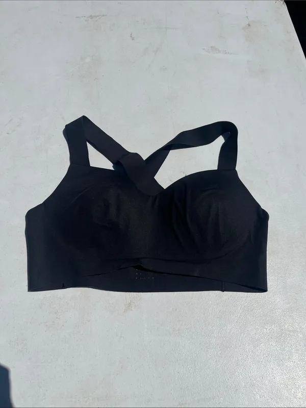 Uniqlo Black Wireless Support Bra with Wide Straps - Image 2