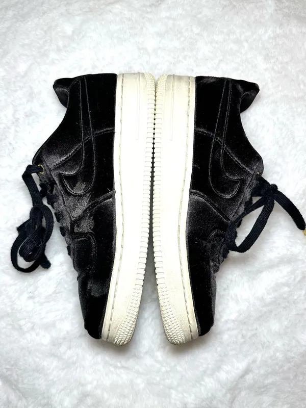 NIKE Air Force 1 AF1 Low Black Velvet Youth 4.5 Women’s 6 Lux Streetwear Sneaker - Image 4