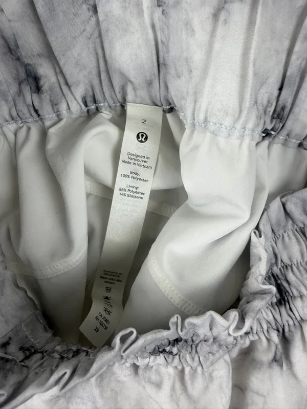 Lululemon Brisk‎ Stroll Skirt Gray White Marble Tie Dye Liner Shorts Womens 2 - Image 5