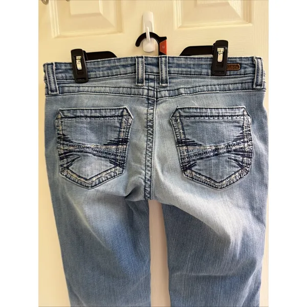 Wrangler Rock 47 Women's Blue Jeans Ultra Low Rise Sz‎ 30x34 Rodeo Cowgirl Denim - Image 4