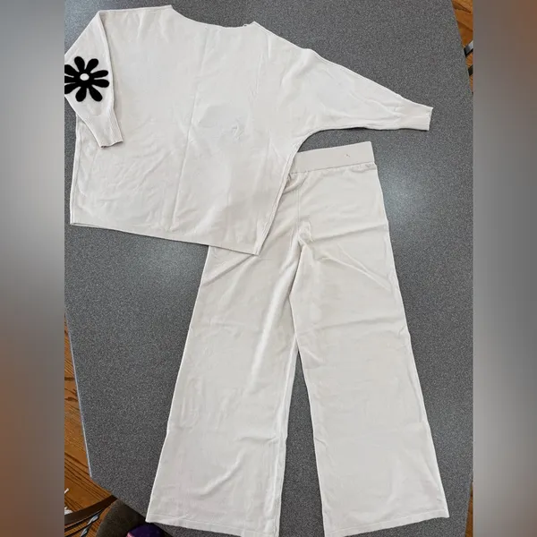Sioni 2 Piece Set. Cream with Black Flowers. Loungewear, Wide Leg Pants, Soft - Image 6
